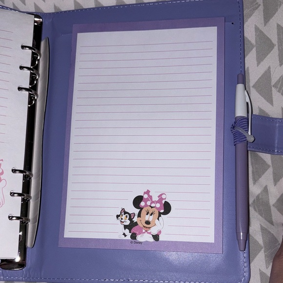 Disney  Minnie Mouse and Figaro Planner - Picture 9 of 9